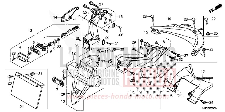 GARDE-BOUE ARRIERE/FEU D'IMMATRICULATION de CBR600RR ABS ROSS WHITE (NH196) 2013